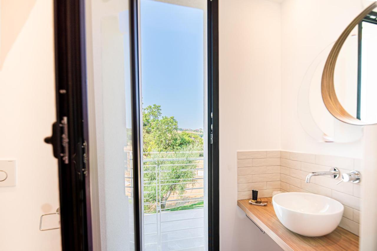 مبيت وإفطار نومانا La Perla Relais المظهر الخارجي الصورة